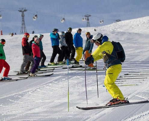 Tom one of our ISIA coaches going through a drill with the team on the Courchevel BASI Level 3 Training